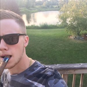 Meet your Posher, Niko